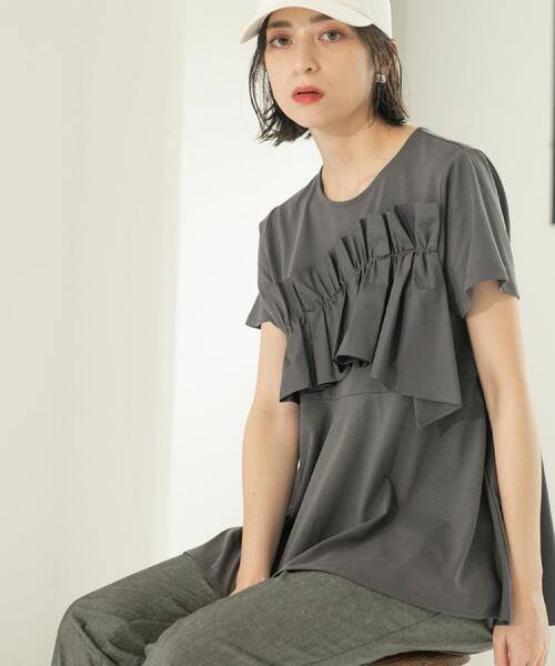 OPAQUE.CLIP（オペークドットクリップ）の「フリルドッキングペプラムトップス【接触冷感/洗濯機洗い可】（Tシャツ/カットソー・レディース・ブラック/チャコールグレー/ホワイト/イエロー系その他・38/40/42）」の14枚目の写真