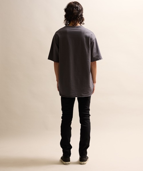 海外限定 PLEASURES ボリューム プレミアムニット Tシャツ セール】PLEASURES / プレジャーズ EVA 1 T-SHIRT（Tシャツ