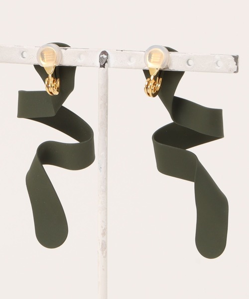 UN3D.（アンスリード）の「MELT WAVE EARRING / メルトウェーブイヤリング（イヤリング・レディース・シルバー/ブルー/ホワイト/カーキ/ゴールド・FREE）」の8枚目の写真