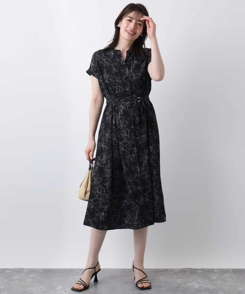 OFUON le MK(オフオンルエムケー)の「ラインフラワープリントワンピース/洗える/WEB限定サイズあり(ワンピース・レディース・ブラック/ブラウン・36/38/40)」の3枚目の写真