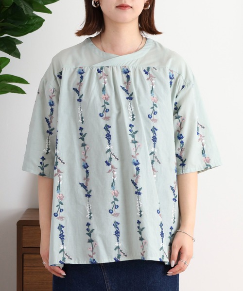 Emago(イマゴ)の「EMAGO 花ストライプ総柄刺繍ブラウス(シャツ/ブラウス・レディース・オリーブ/ブラック/アイボリー・FREE)」の16枚目の写真