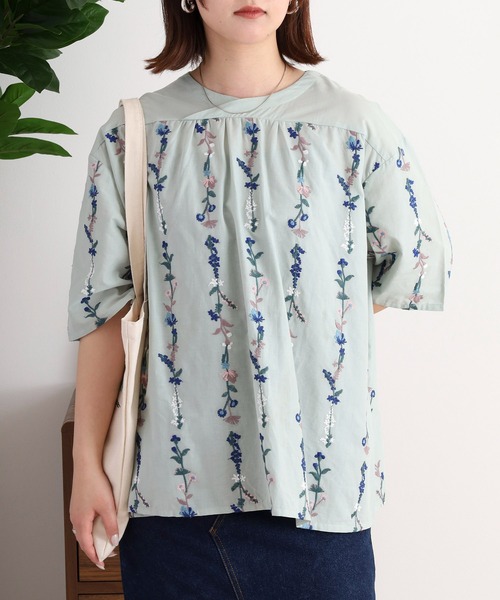 Emago(イマゴ)の「EMAGO 花ストライプ総柄刺繍ブラウス(シャツ/ブラウス・レディース・オリーブ/ブラック/アイボリー・FREE)」の13枚目の写真