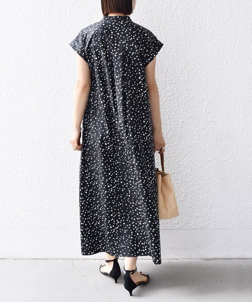 SHIPS（シップス）の「【WEB限定】〈手洗い可能〉リネン レーヨン コーティング ワンピース（ワンピース・レディース・ブラック/オリーブ/チャコールグレー・36/38）」の5枚目の写真