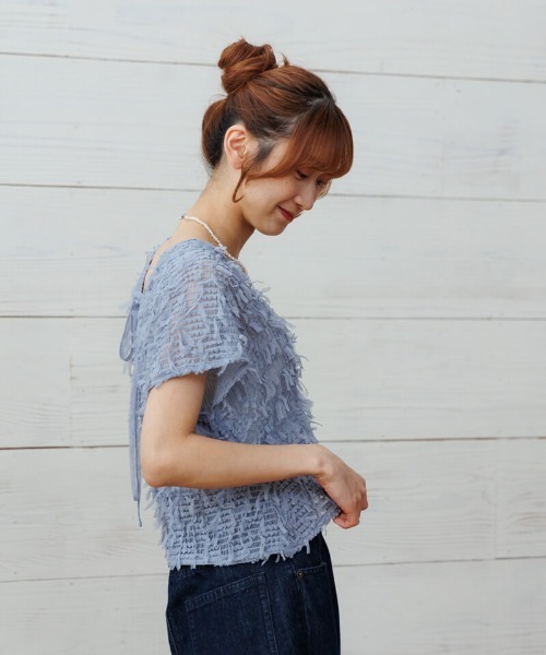 flower（フラワー）の「フラッフィーチュールトップ（キャミソール・レディース・アイボリー/グレー・FREE）」の3枚目の写真