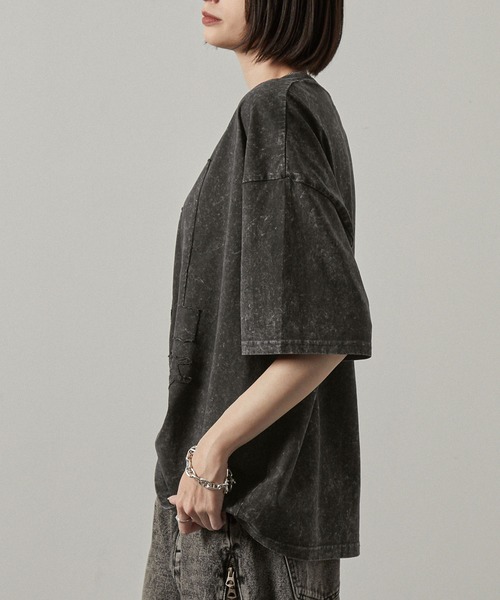 Alfred Alex（アルフレッドアレックス）の「【Alfred Alex】ピグメントナンバリングロゴパッチ半袖Tシャツ（Tシャツ/カットソー・メンズ・グレイッシュブルー/ブラック/ワイン・M/L）」の4枚目の写真