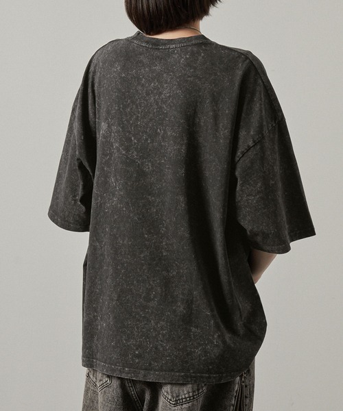 Alfred Alex（アルフレッドアレックス）の「【Alfred Alex】ピグメントナンバリングロゴパッチ半袖Tシャツ（Tシャツ/カットソー・メンズ・グレイッシュブルー/ブラック/ワイン・M/L）」の6枚目の写真
