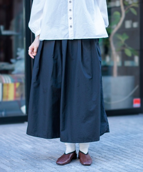 D.M.G.（ドミンゴ）の「[D.M.G / ディーエムジー] タイプライター タックフレアスカート（スカート・レディース・グリーン/レッド/ベージュ/ブルー/ブラック・FREE）」の2枚目の写真