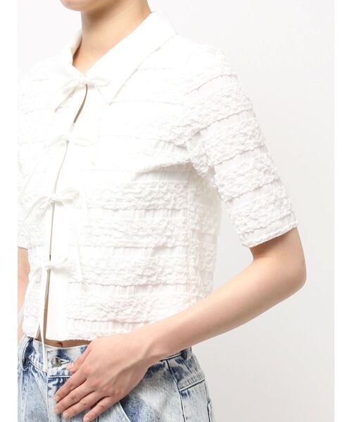 CALNAMUR（カルナムール）の「シャツカラーギャザーリボンカットソー（シャツ/ブラウス・レディース・ブラック/ホワイト・FREE）」の9枚目の写真