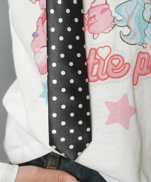 SPINNS(スピンズ)の「ネクタイ/ドット柄/ウィッシュコア(ネクタイ・レディース・ブラック/ホワイト・ONESIZE)」の11枚目の写真