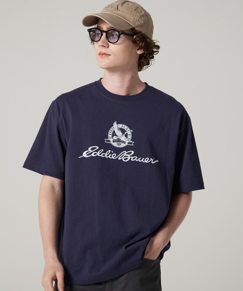 Eddie Bauer(エディーバウアー)の「グースロゴプリント Tシャツ(Tシャツ/カットソー・メンズ・ネイビー/ホワイト/ライトブラウン・XL/L/XXL/M/S)」の1枚目の写真