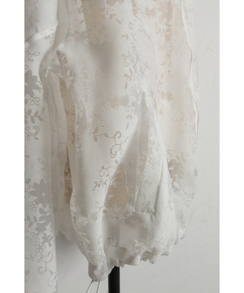 &. NOSTALGIA（アンドドットノスタルジア）の「【ZOZO限定】フラワーシアーブルゾン（ブルゾン・レディース・ホワイト/ブラック・M）」の3枚目の写真