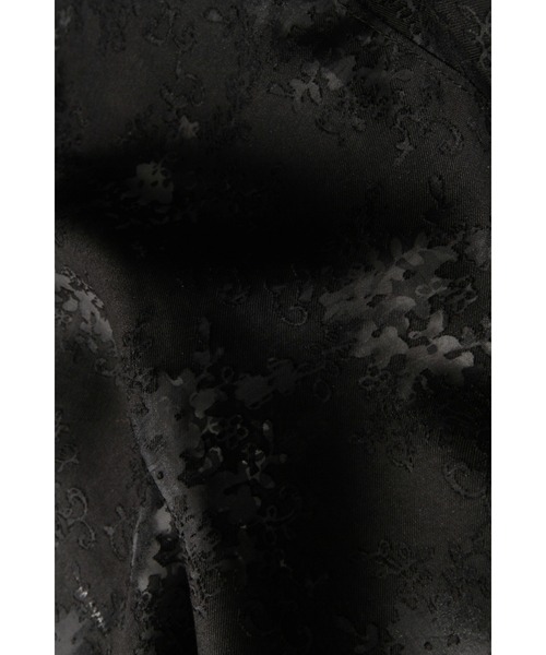 &. NOSTALGIA（アンドドットノスタルジア）の「【ZOZO限定】フラワーシアーブルゾン（ブルゾン・レディース・ホワイト/ブラック・M）」の6枚目の写真