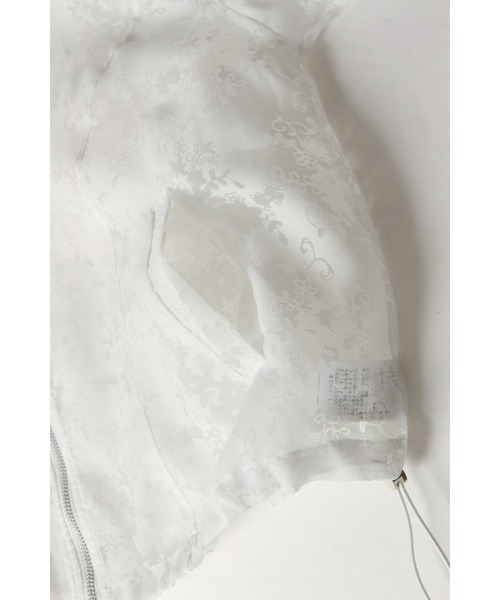 &. NOSTALGIA（アンドドットノスタルジア）の「【ZOZO限定】フラワーシアーブルゾン（ブルゾン・レディース・ホワイト/ブラック・M）」の4枚目の写真