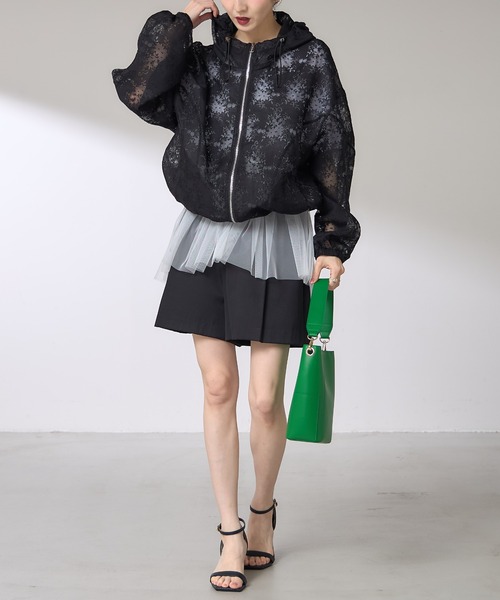 &. NOSTALGIA（アンドドットノスタルジア）の「【ZOZO限定】フラワーシアーブルゾン（ブルゾン・レディース・ホワイト/ブラック・M）」の10枚目の写真