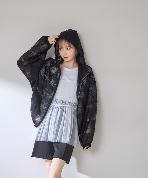 &. NOSTALGIA（アンドドットノスタルジア）の「【ZOZO限定】フラワーシアーブルゾン（ブルゾン・レディース・ホワイト/ブラック・M）」の15枚目の写真