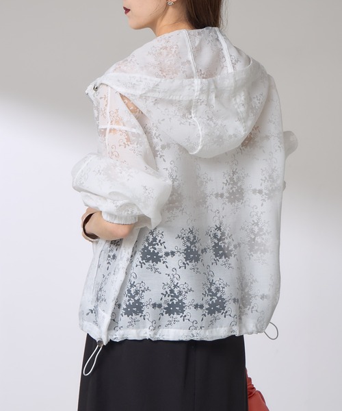 &. NOSTALGIA（アンドドットノスタルジア）の「【ZOZO限定】フラワーシアーブルゾン（ブルゾン・レディース・ホワイト/ブラック・M）」の20枚目の写真