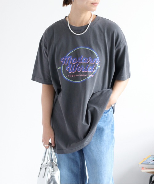 cepo（セポ）の「〈ユニセックス〉ピグメントロゴショートスリーブツアーTee（Tシャツ/カットソー・レディース・ホワイト/チャコール・M）」の5枚目の写真