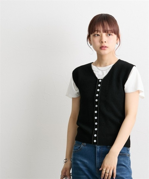 nissen(ニッセン)の「多ボタンデザインサマーニットベスト(ベスト・レディース・オフホワイト/ブラック・L/LL/M)」の8枚目の写真