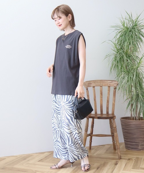 AMERICAN HOLIC(アメリカンホリック)の「ロゴ刺繍ノースリーブプルオーバー(Tシャツ/カットソー・レディース・グリーン/オレンジ/ブラック/チャコールグレー/オフホワイト・M/L)」の17枚目の写真
