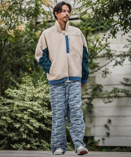 CAMBIO(カンビオ)の「mp13920-Three Dimensional Jacquard Denim Wide Straight Pants デニムパンツ(デニムパンツ・メンズ・ダークインディゴブルー/ライトインディゴブルー・S/M/L)」の6枚目の写真