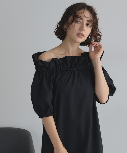 lilliancarat ボリュームフリルオフショルワンピース ネイビー ボリュームフリルオフショルワンピース - メルカリ