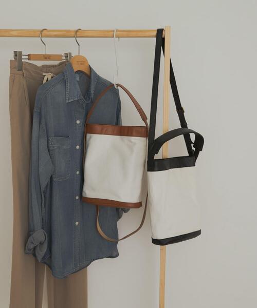 URBAN RESEARCH DOORS（アーバンリサーチドアーズ）の「キャンバスコンビレザーバッグ（ショルダーバッグ・レディース・ブラウン/ブラック・ONE）」の7枚目の写真