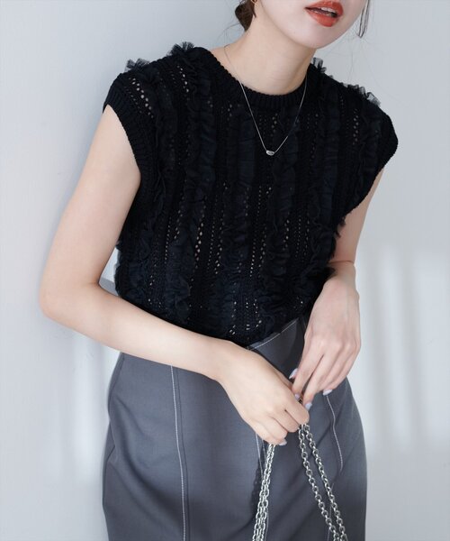 natural couture(ナチュラルクチュール)の「透かし柄×チュールノースリニット(ニット/セーター・レディース・ブラウン/ブラック/オフホワイト・FREE)」の9枚目の写真
