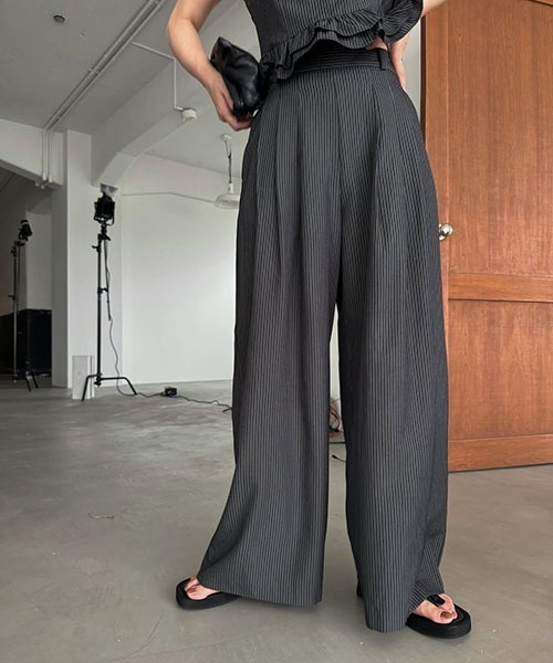 WILLFULLY(ウィルフリー)の「3tuck stripe wide PT(その他パンツ・レディース・チャコール/ブラウン・FREE)」の19枚目の写真