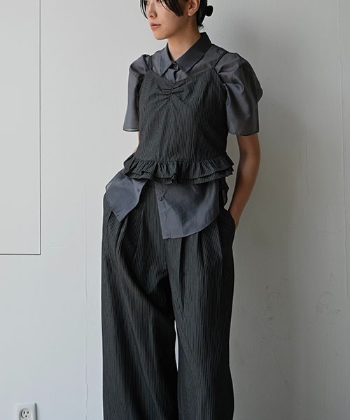 WILLFULLY(ウィルフリー)の「3tuck stripe wide PT(その他パンツ・レディース・チャコール/ブラウン・FREE)」の4枚目の写真