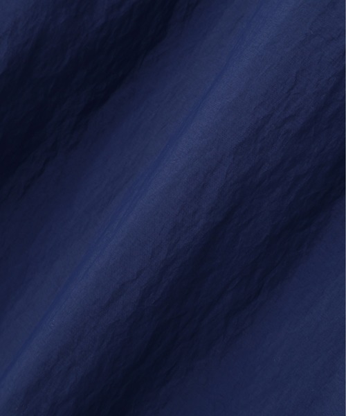 MHL.(エムエイチエル)の「PROOFED LIGHT NYLON TAFFETA(ブルゾン・レディース・ブラック/ネイビー/セージグリーン・1/2)」の15枚目の写真