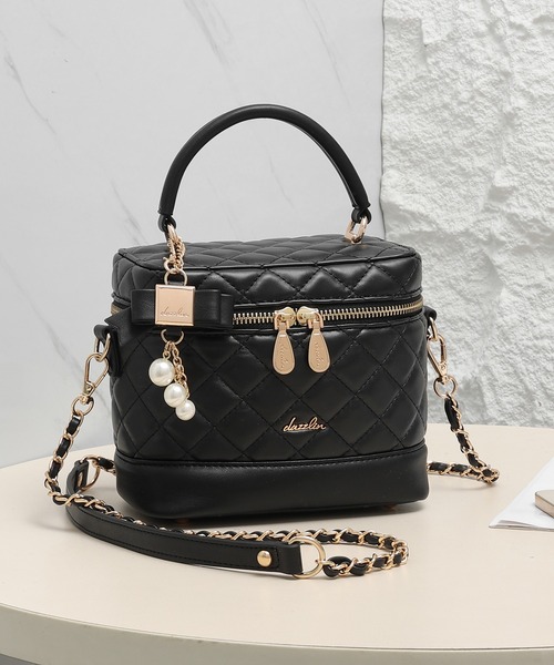 dazzlin(ダズリン)の「【dazzlin/ダズリン】キルティング リボンチャーム付バニティ(ショルダーバッグ・レディース・アイボリー/ミント/ブラック/ピンク・FREE)」の2枚目の写真