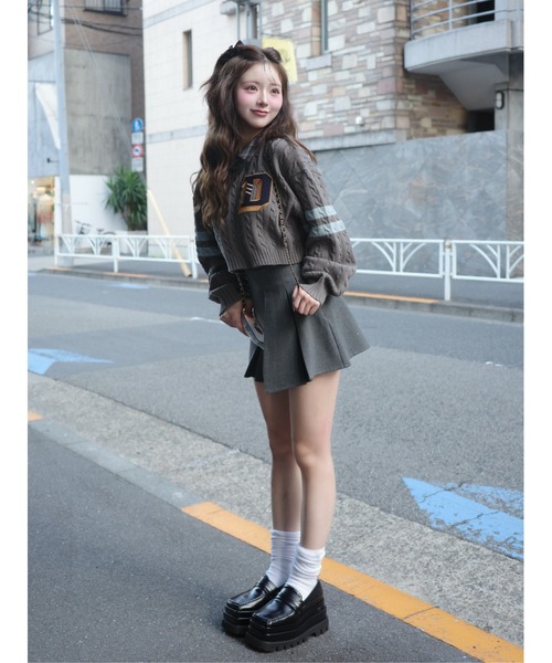 Darich（ダーリッチ）の「カレッジワッペンショートニットトップス