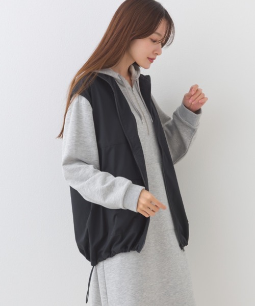 OMNES（オムネス）の「ナイロン リップストップスタンドカラー裾ドロストジップベスト（ベスト・レディース・ホワイト/ベージュ/ブラック/カーキ・FREE）」の2枚目の写真