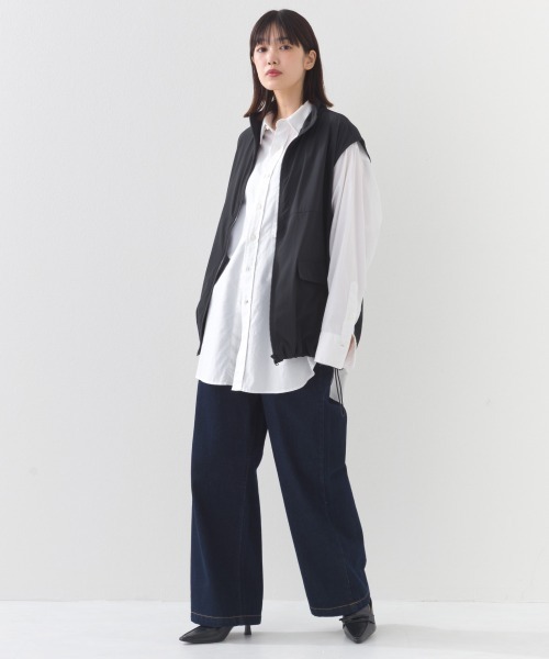 OMNES（オムネス）の「ナイロン リップストップスタンドカラー裾ドロストジップベスト（ベスト・レディース・ホワイト/ベージュ/ブラック/カーキ・FREE）」の13枚目の写真