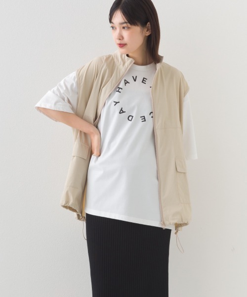 OMNES（オムネス）の「ナイロン リップストップスタンドカラー裾ドロストジップベスト（ベスト・レディース・ホワイト/ベージュ/ブラック/カーキ・FREE）」の14枚目の写真