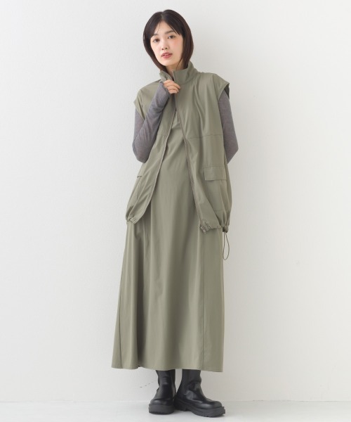 OMNES（オムネス）の「ナイロン リップストップスタンドカラー裾ドロストジップベスト（ベスト・レディース・ホワイト/ベージュ/ブラック/カーキ・FREE）」の22枚目の写真