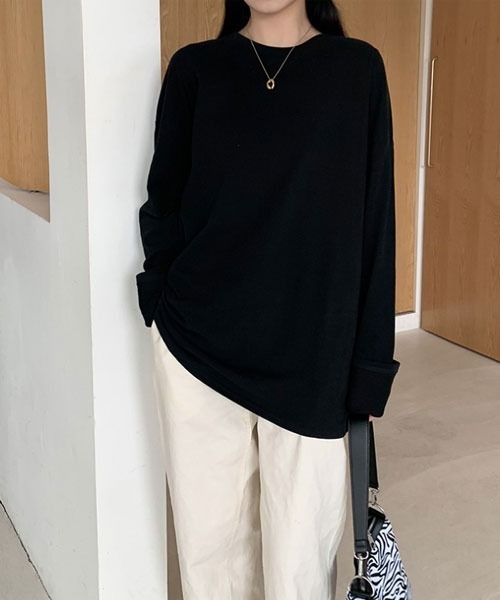 urge:(アージコロン )の「【URGE:】シンプル 長袖 Tシャツ カットソー(Tシャツ/カットソー・レディース・ホワイト/ブラック・MEDIUM/LARGE/X-LARGE)」の2枚目の写真