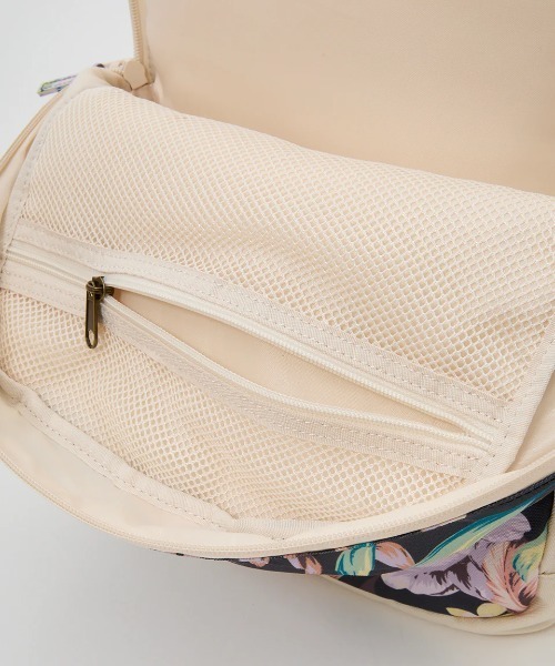 BILLABONG(ビラボン)の「BILLABONG レディース MAIDEN VOYAGE BPK バックパック/リュック 【2025年春夏モデル】/ビラボン総柄バックパック・リュック(バックパック/リュック・レディース・ブラック/マルチ/グリーン系その他・FREE)」の9枚目の写真