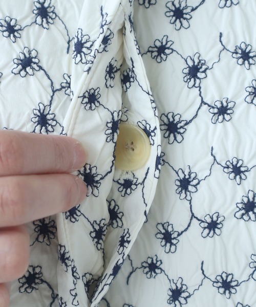 △evodown はな刺繍 ノーカラーコート（ダウンジャケット/コート