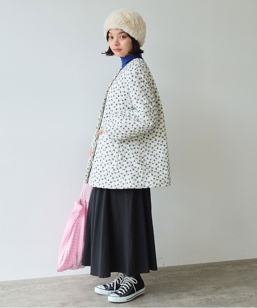 bulle de savon（ビュルデサボン）の「△evodown　はな刺繍 ノーカラーコート（ダウンジャケット/コート・レディース・ホワイト/ネイビー・FREE）」の10枚目の写真