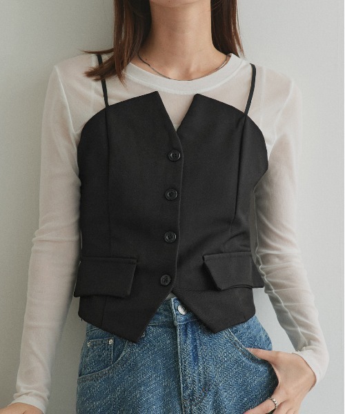 ad thie(アドティエ)の「フロントボタンデザイン キャミソールビスチェ(キャミソール・レディース・チャコール/ライトベージュ/ブラック・FREE)」の15枚目の写真