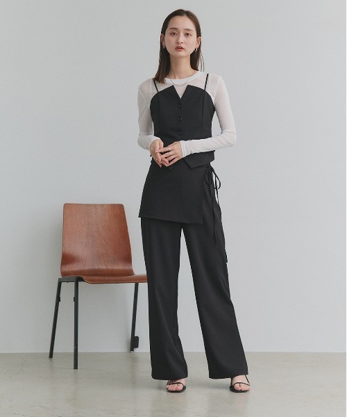 ad thie(アドティエ)の「フロントボタンデザイン キャミソールビスチェ(キャミソール・レディース・チャコール/ライトベージュ/ブラック・FREE)」の17枚目の写真