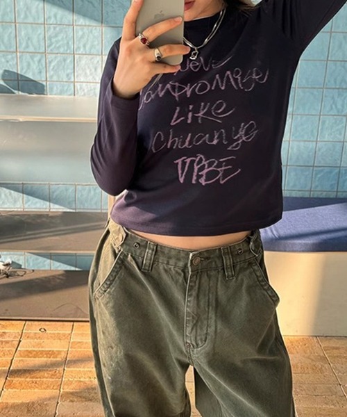 LYEON(リヨン)の「メッセージロゴクルーネックロンT(Tシャツ/カットソー・レディース・ブラック/オフホワイト/グレー・FREE)」の4枚目の写真