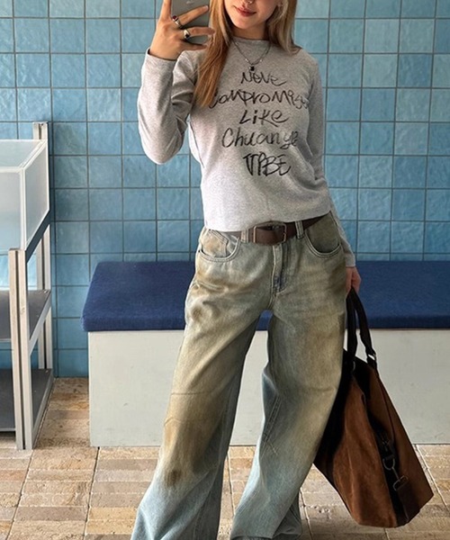 LYEON(リヨン)の「メッセージロゴクルーネックロンT(Tシャツ/カットソー・レディース・ブラック/オフホワイト/グレー・FREE)」の5枚目の写真