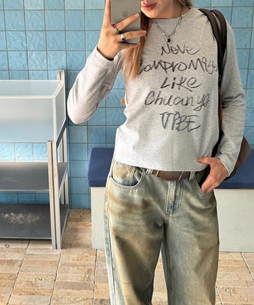 LYEON(リヨン)の「メッセージロゴクルーネックロンT(Tシャツ/カットソー・レディース・ブラック/オフホワイト/グレー・FREE)」の10枚目の写真