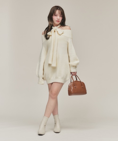 fupel(フぺル)の「Multi-way choker loose off-shoulder knit / マルチウェイチョーカールーズオフショルニット(ニット/セーター・レディース・ブラック/アイボリー/グレー・FREE)」の6枚目の写真