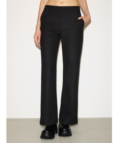 THROW by SLY(スローバイスライ)の「THROW SHADOW STRIPE L/W PT シャドーストライプ ローウエスト パンツ 秋服 冬服(スラックス・レディース・杢グレー/ブラック系その他2・0/1)」の2枚目の写真