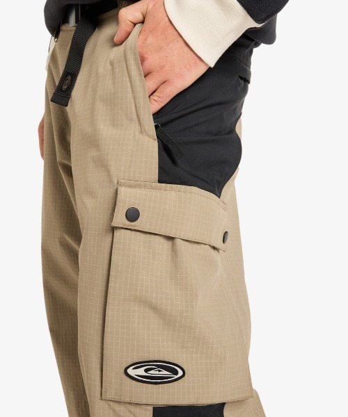 Quiksilver(クイックシルバー)の「SNOW DOWN CARGO PT/クイックシルバースキースノーボードパンツ(その他パンツ・メンズ・ブラック/ベージュ/ベージュ系その他・MEDIUM/LARGE/X-LARGE/SMALL)」の15枚目の写真