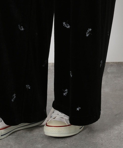 LAKOLE（ラコレ）の「刺繍ベロアイージーパンツ / 598892（その他パンツ・レディース・オレンジ/ブラック・FREE）」の15枚目の写真