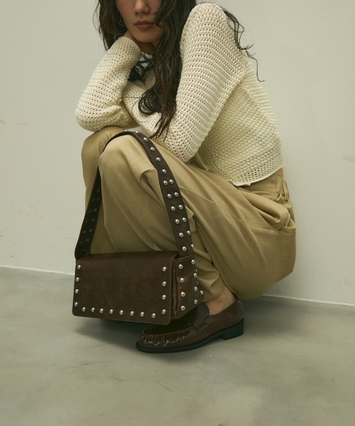 Lutim by u(ルチバイユー)の「Studs frame square bag / スタッズフレームスクエアバック(ショルダーバッグ・レディース・ブラウン/ブラック・FREE)」の10枚目の写真